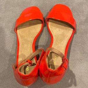 Old Navy sandals NWOT